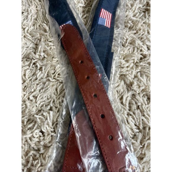 NWT Vineyard Vines American Flags Canvas Club Belt Mens 40 - Picture 3 of 11